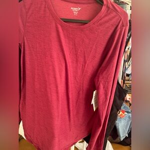 Old Navy Women's  breathe on 2x (18)  burgundy Long Sleeve Top